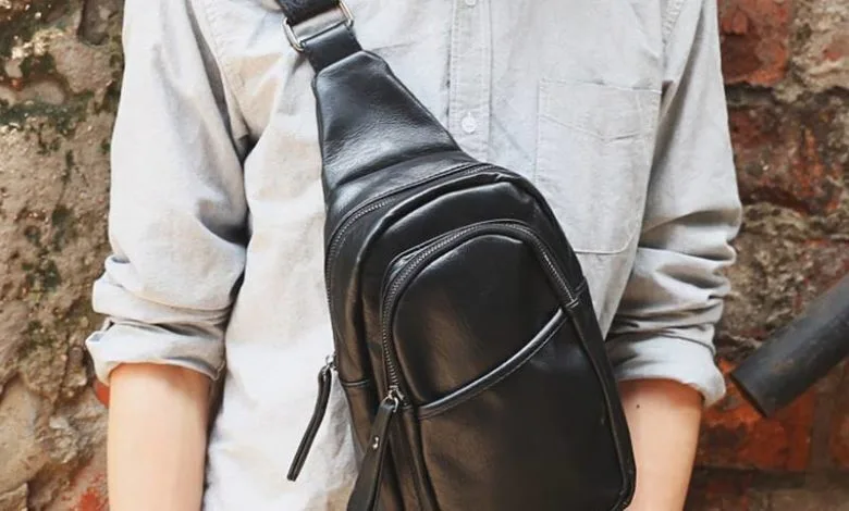 Outfit thanh lịch với túi đeo chéo nam da thật Outfit thanh lịch với túi đeo chéo nam da thật